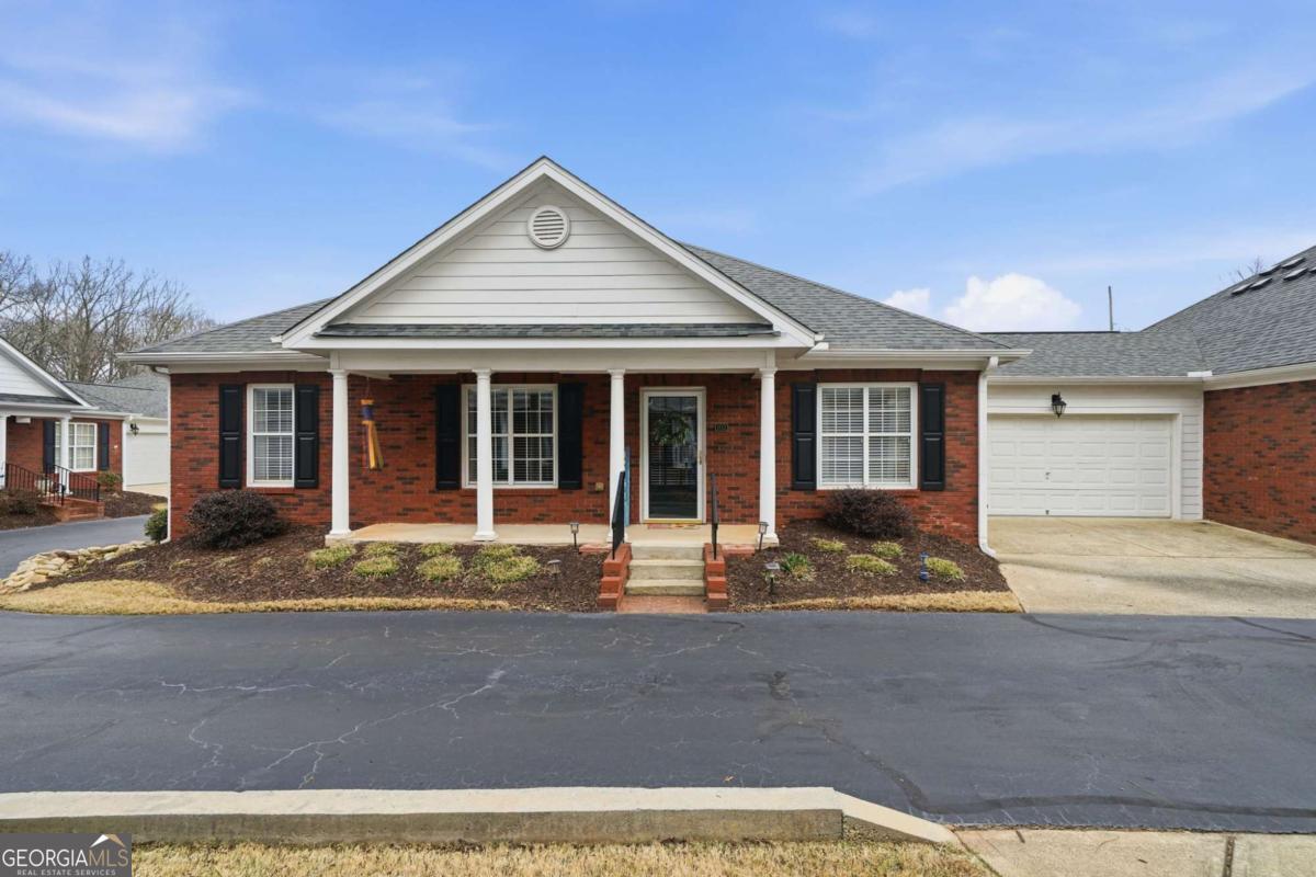 102 Courtyard Lane Woodstock GA 30189