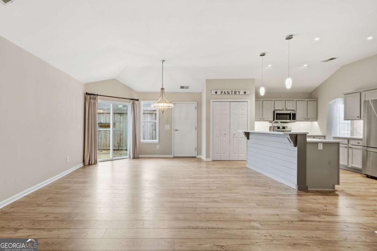 102 Courtyard Lane Woodstock GA 30189