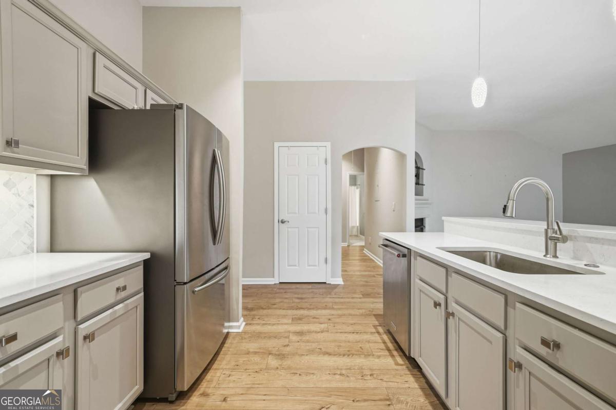 102 Courtyard Lane Woodstock GA 30189