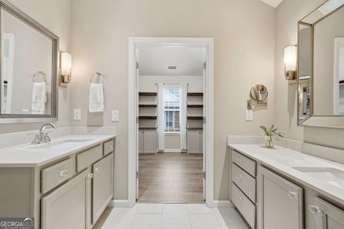 102 Courtyard Lane Woodstock GA 30189