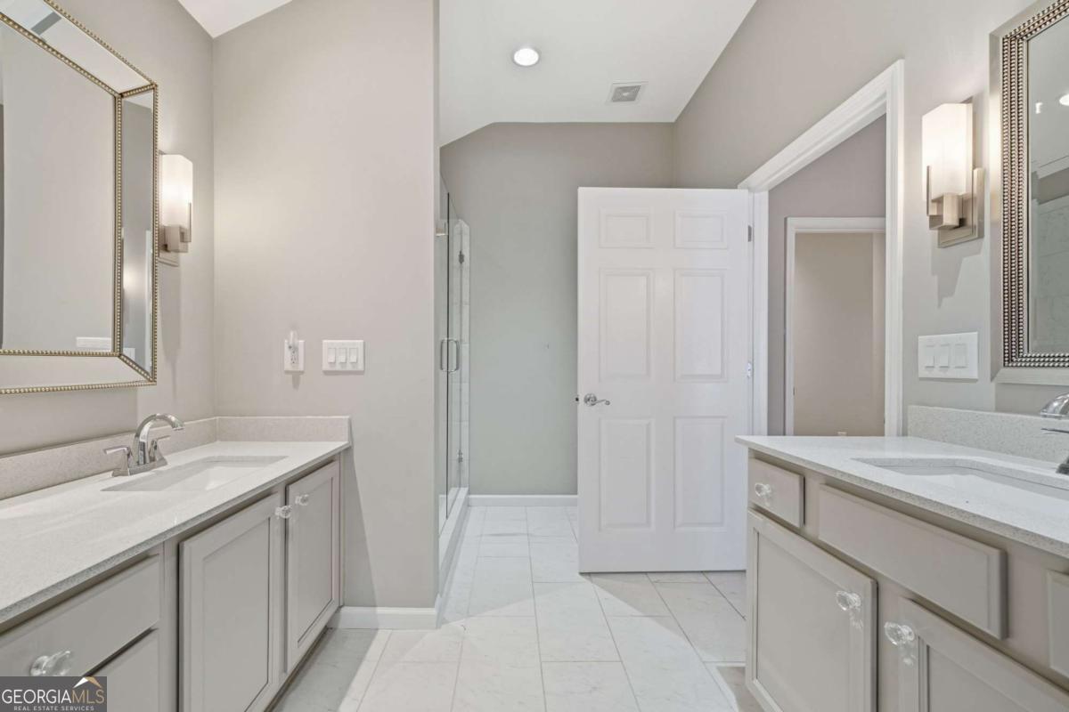 102 Courtyard Lane Woodstock GA 30189