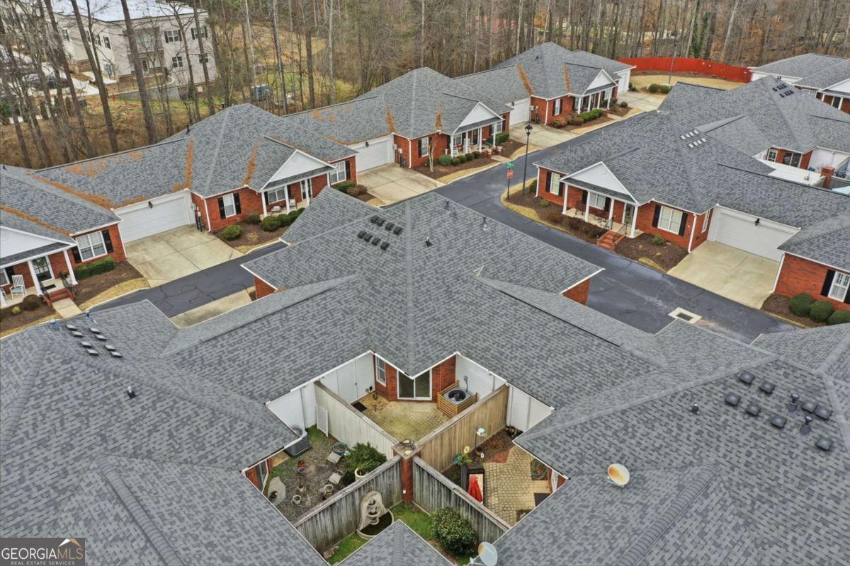 102 Courtyard Lane Woodstock GA 30189