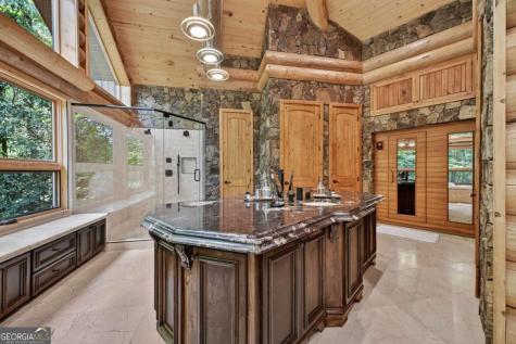 192 Delphi Hills Lane Mccaysville GA 30555