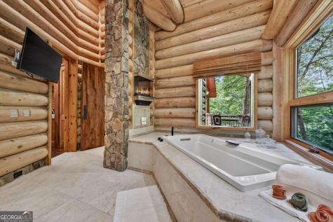 192 Delphi Hills Lane Mccaysville GA 30555