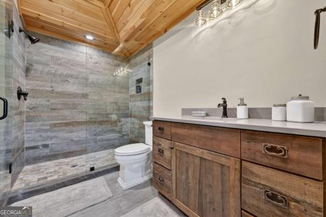 192 Delphi Hills Lane Mccaysville GA 30555