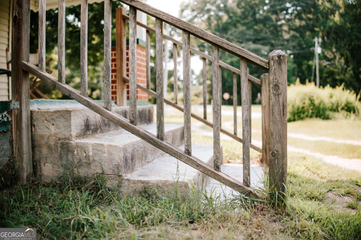 6 Burt Road Carlton GA 30627