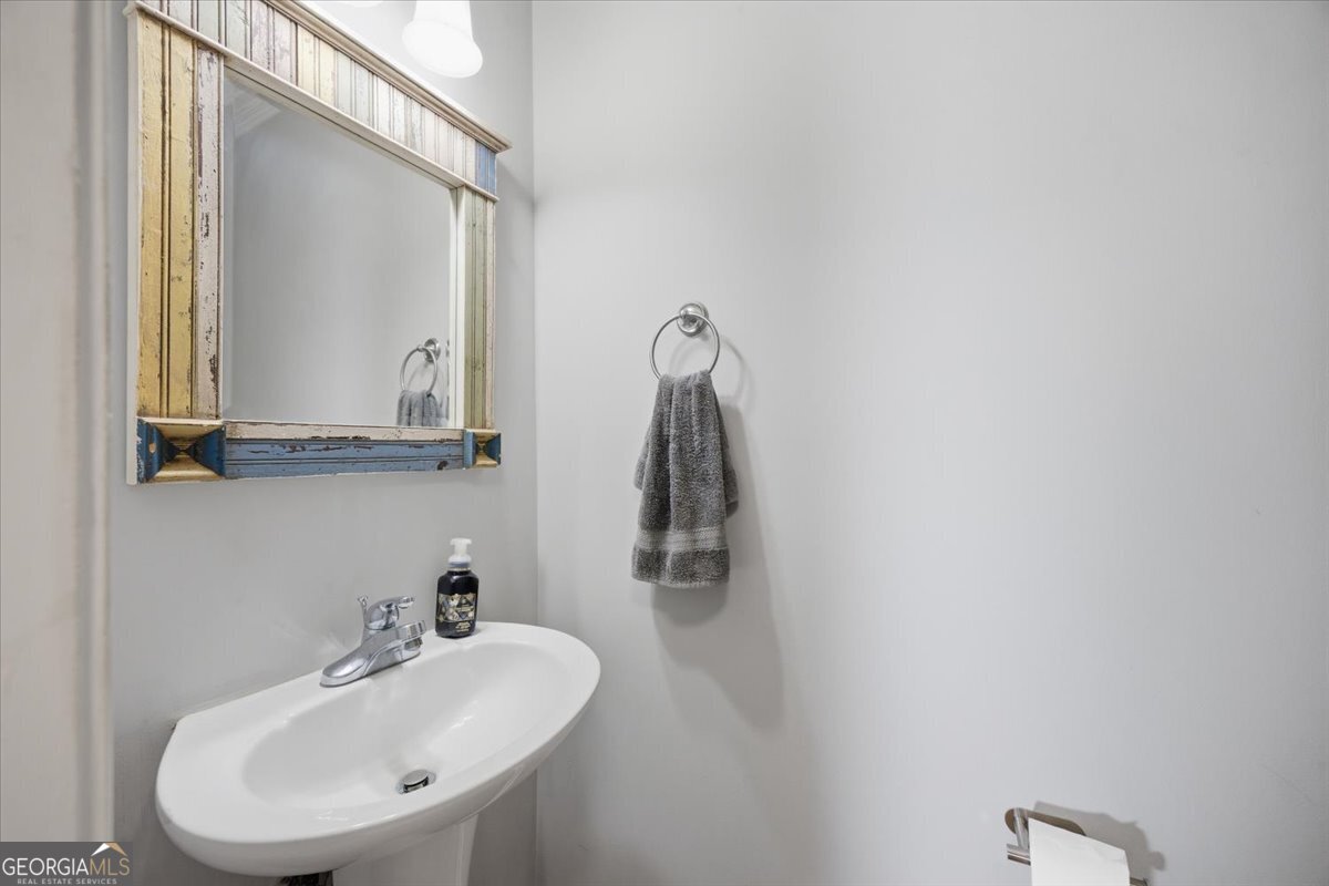 129 Royal Lane Gray GA 31032
