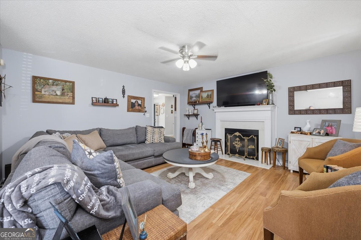 129 Royal Lane Gray GA 31032