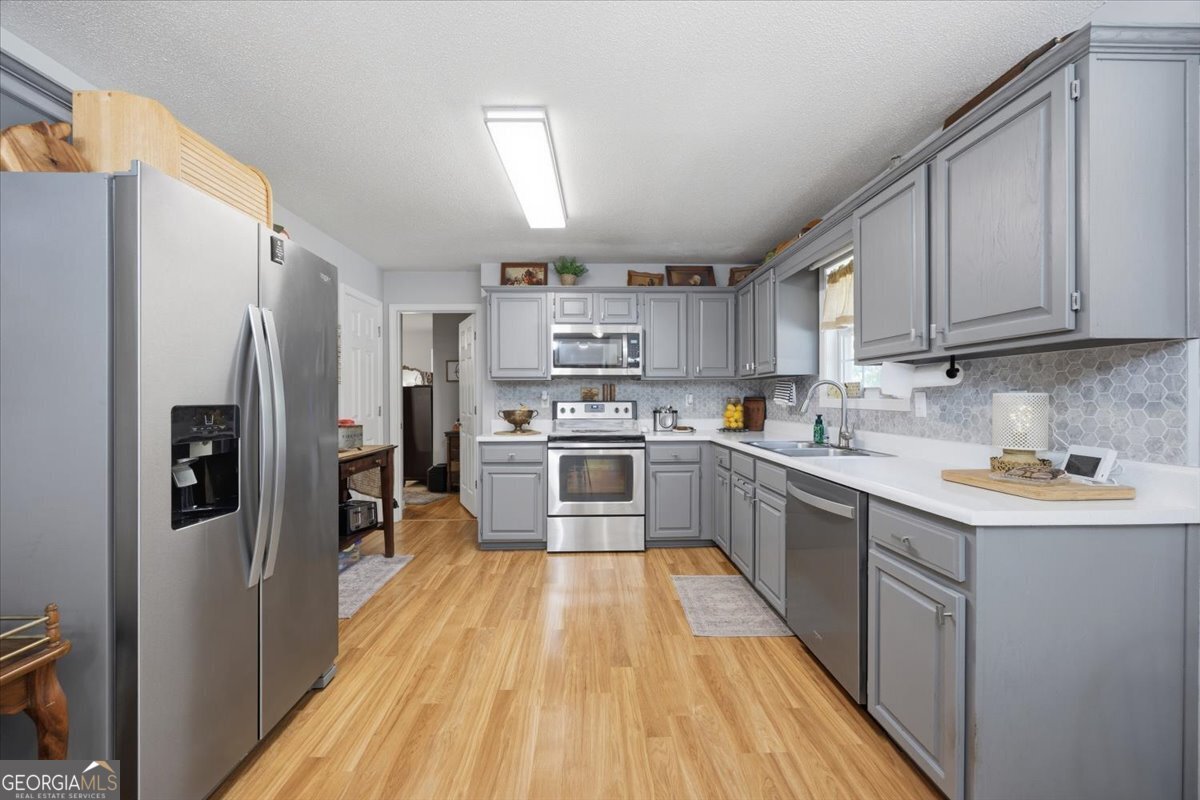 129 Royal Lane Gray GA 31032