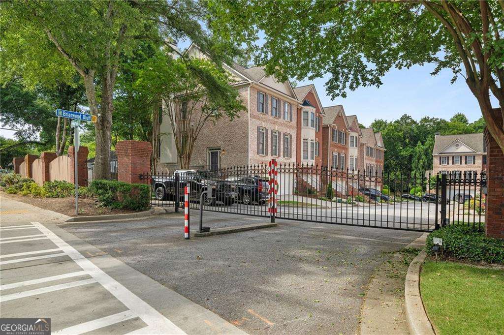 2144 Briarwood Bluff NE Atlanta GA 30319