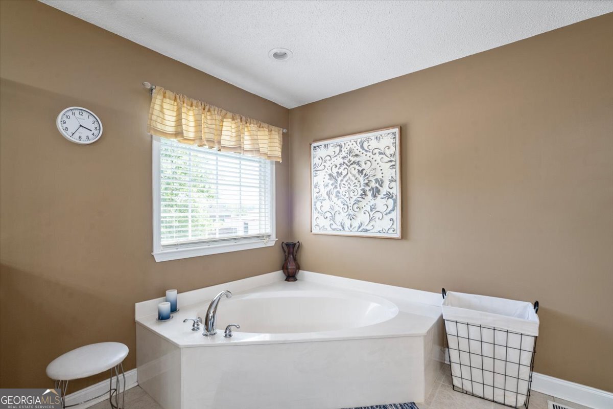 495 Hanley Road Hull GA 30646
