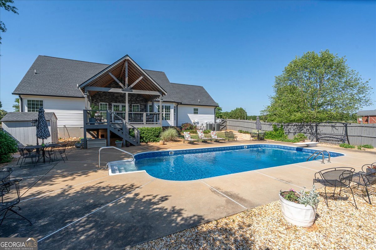495 Hanley Road Hull GA 30646