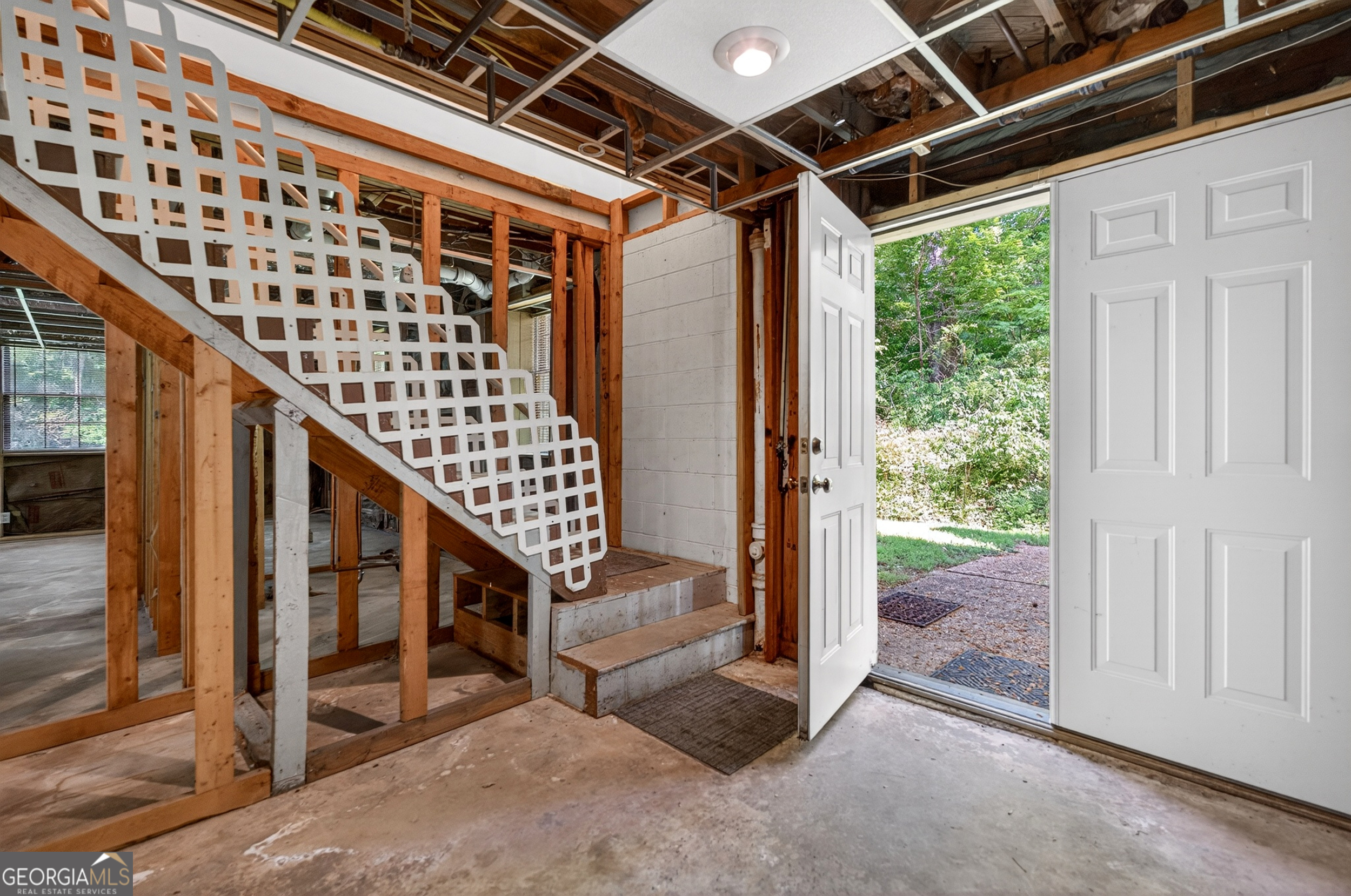 2070 Clay Drive NE Sandy Springs GA 30350