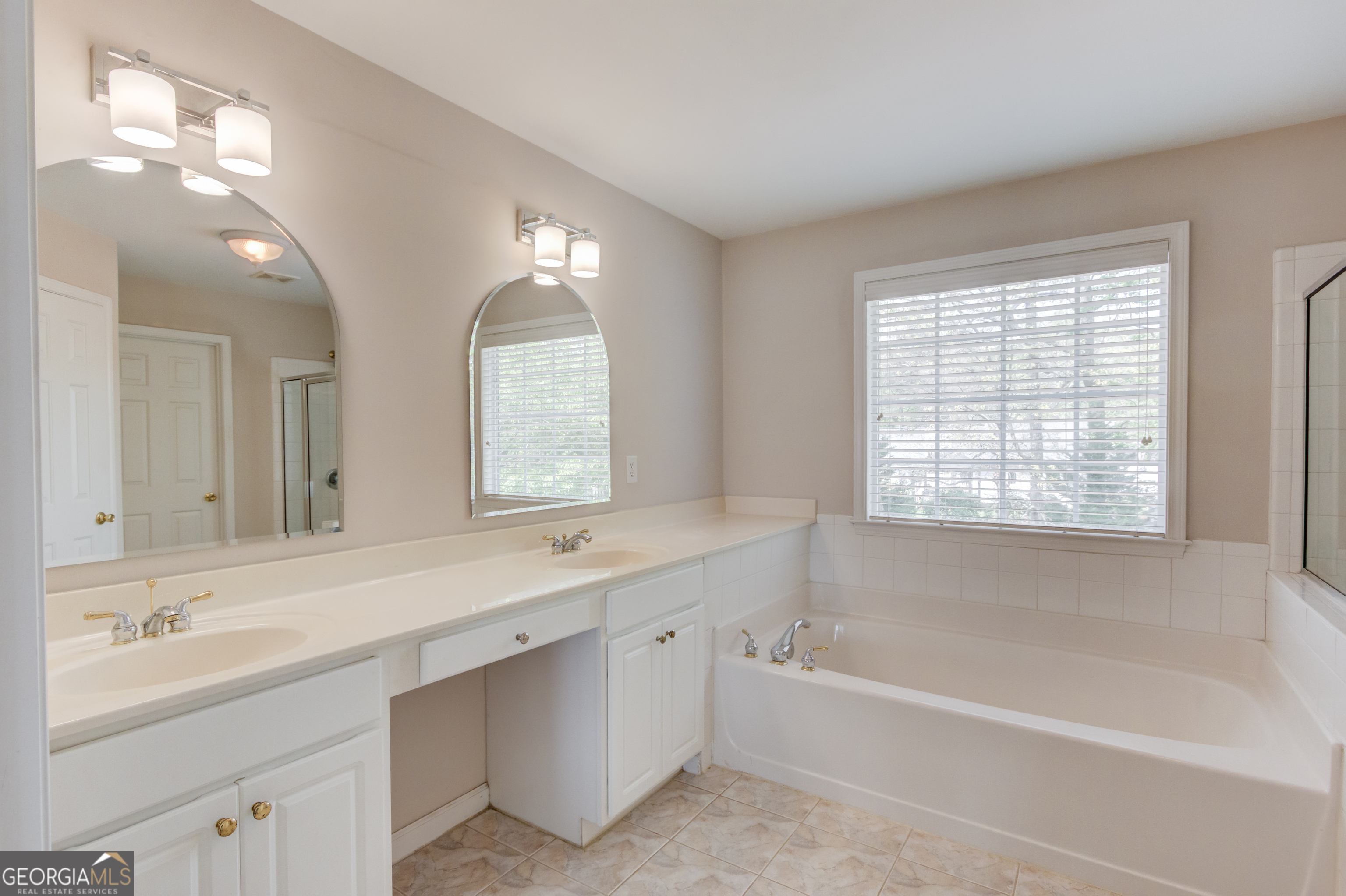 1840 Embassy Walk Lane Lilburn GA 30047