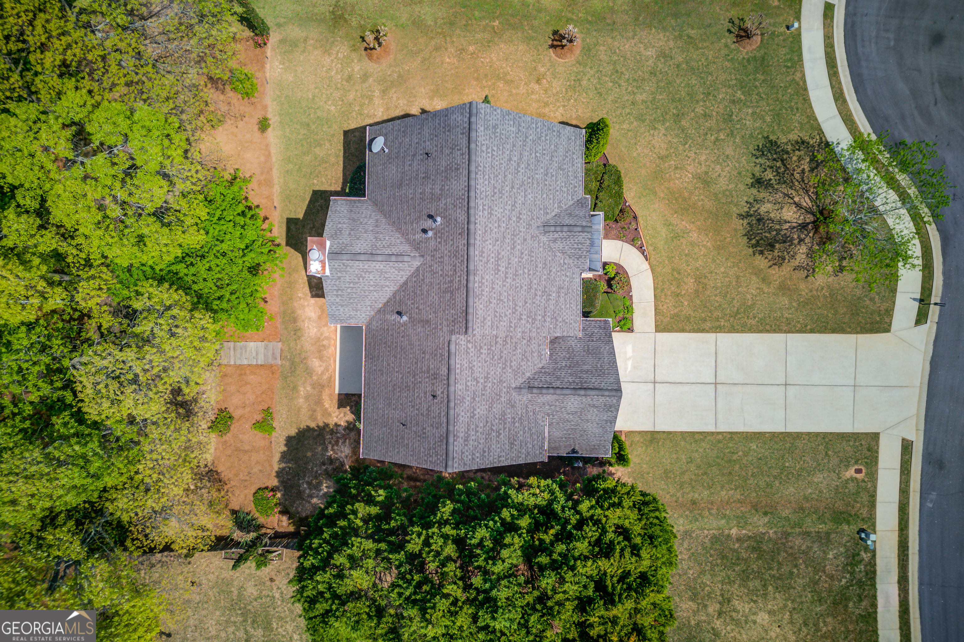 1840 Embassy Walk Lane Lilburn GA 30047