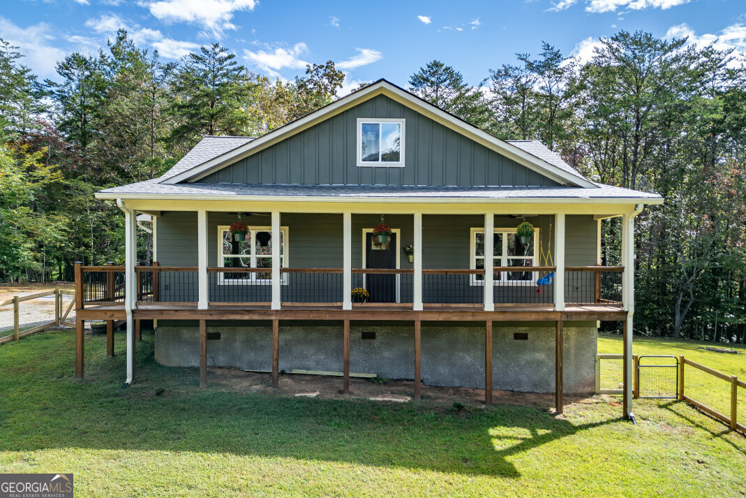 7450 Hooper Cove Road Young Harris GA 30582