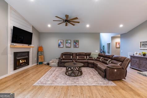 7450 Hooper Cove Road Young Harris GA 30582