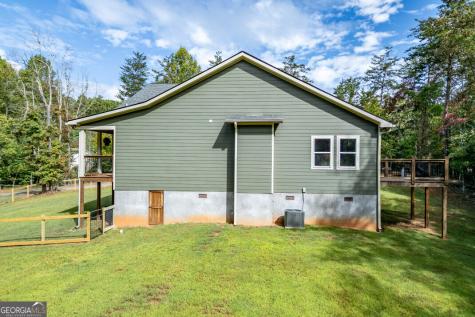 7450 Hooper Cove Road Young Harris GA 30582
