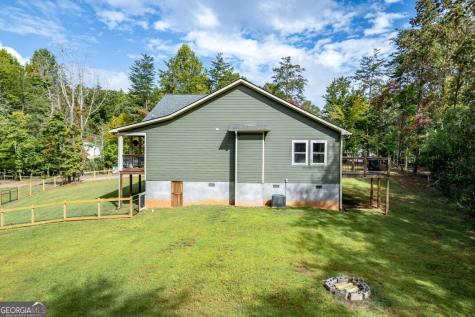 7450 Hooper Cove Road Young Harris GA 30582