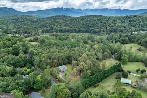 7450 Hooper Cove Road Young Harris GA 30582