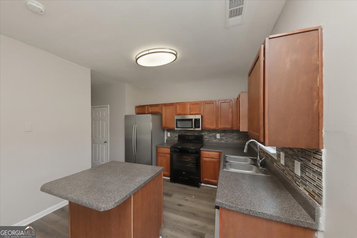 5447 Bighorn Pass Atlanta GA 30349