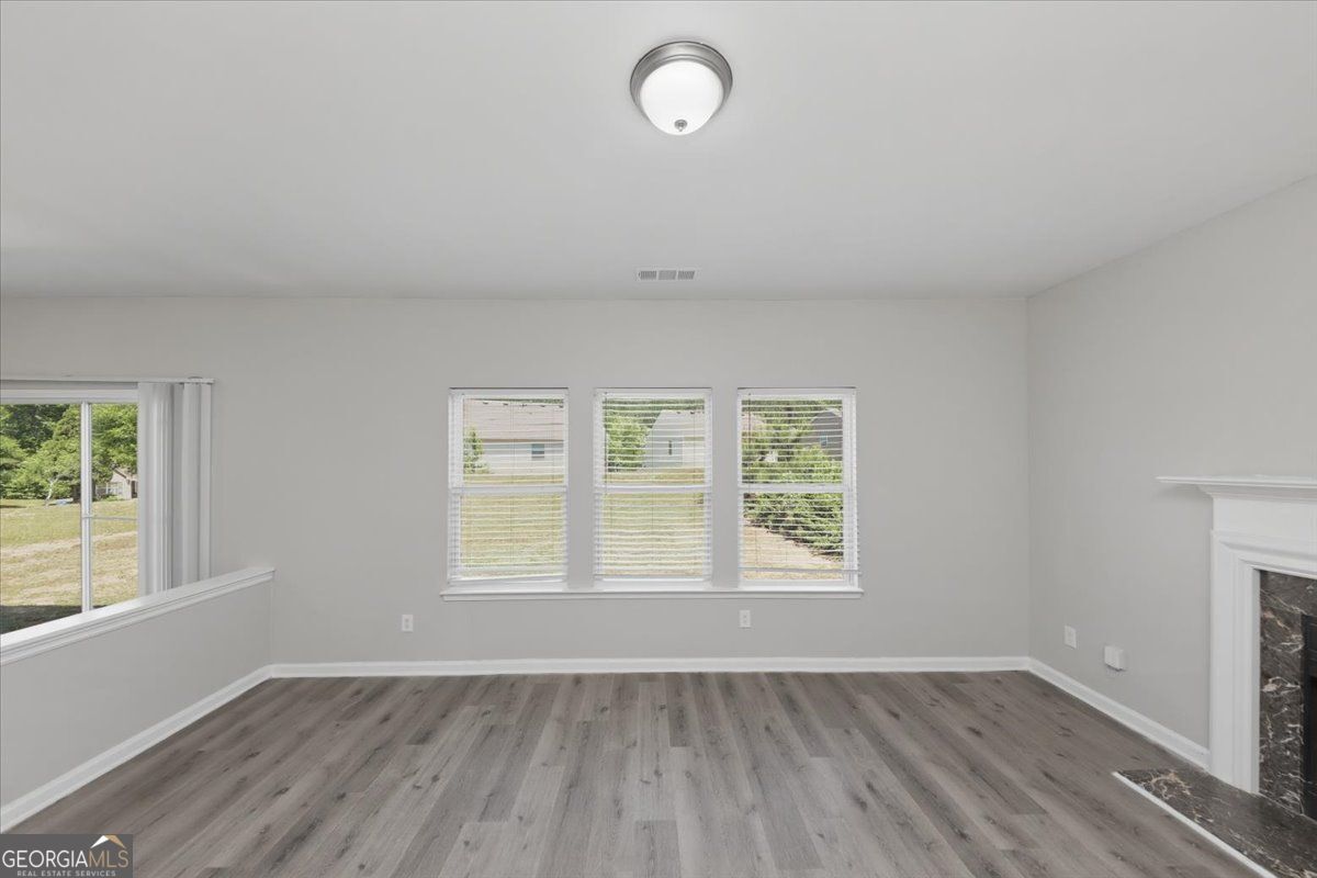 5447 Bighorn Pass Atlanta GA 30349