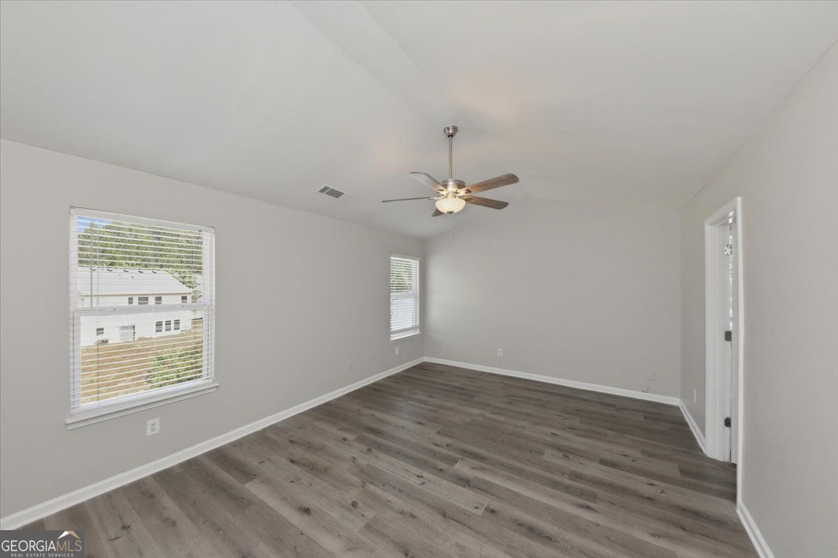 5447 Bighorn Pass Atlanta GA 30349
