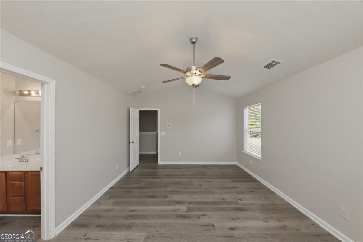 5447 Bighorn Pass Atlanta GA 30349