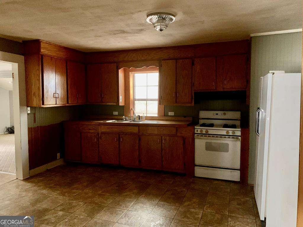 606 W 7th Street Alma GA 31510
