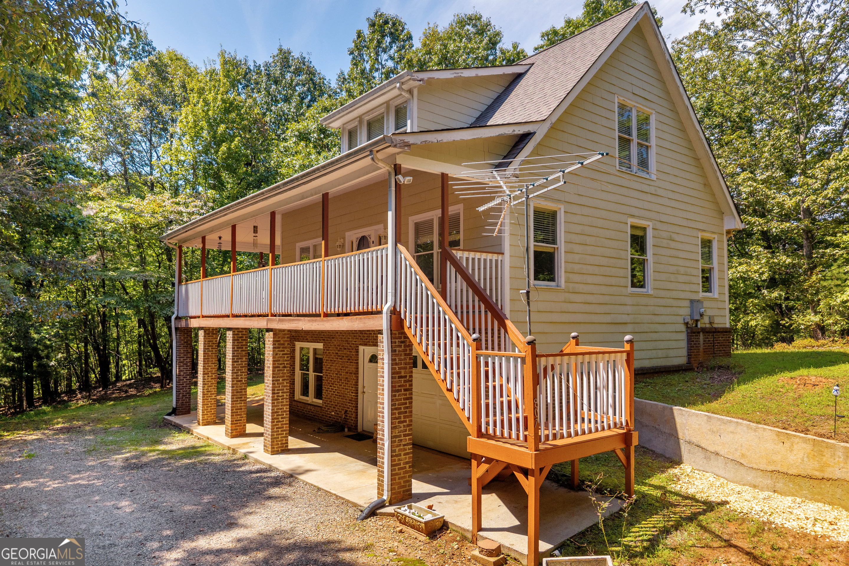 807 Satterfield Road Cleveland GA 30528
