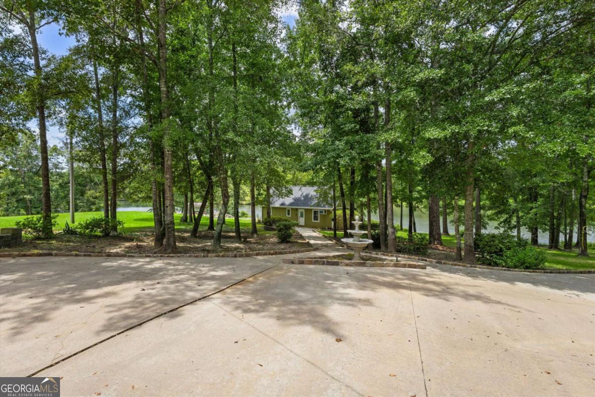 5098 Crescent Road Dry Branch GA 31020