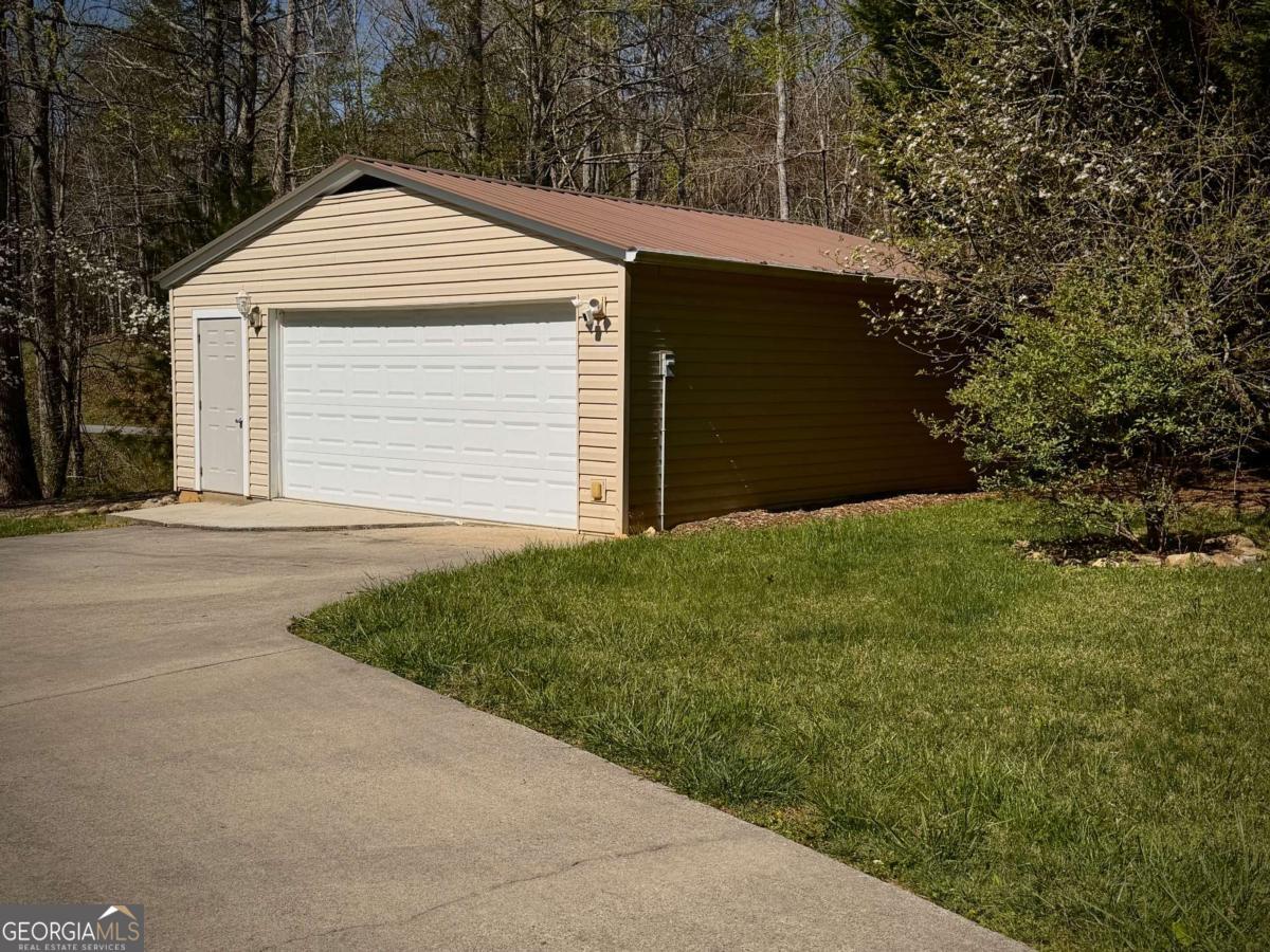 33 Pigeon Creek Drive Blue Ridge GA 30513