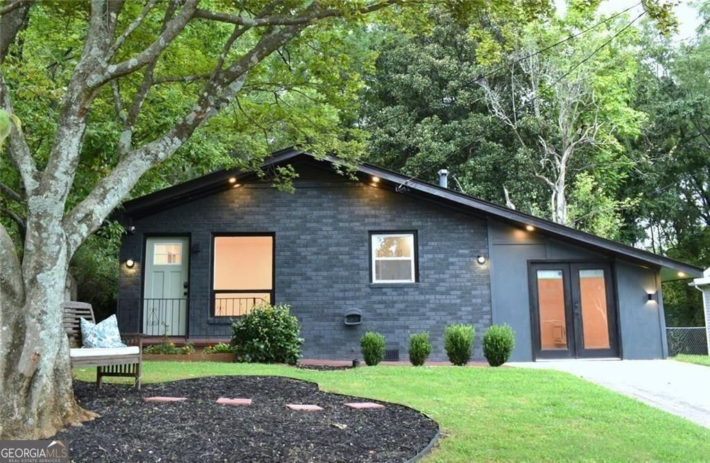 1265 Calhoun Avenue East Point GA 30344