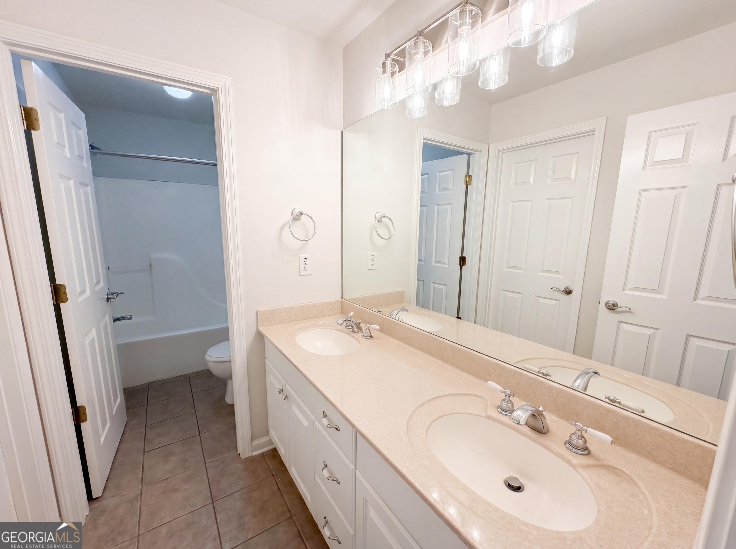 8111 Crestview Drive SE Covington GA 30014