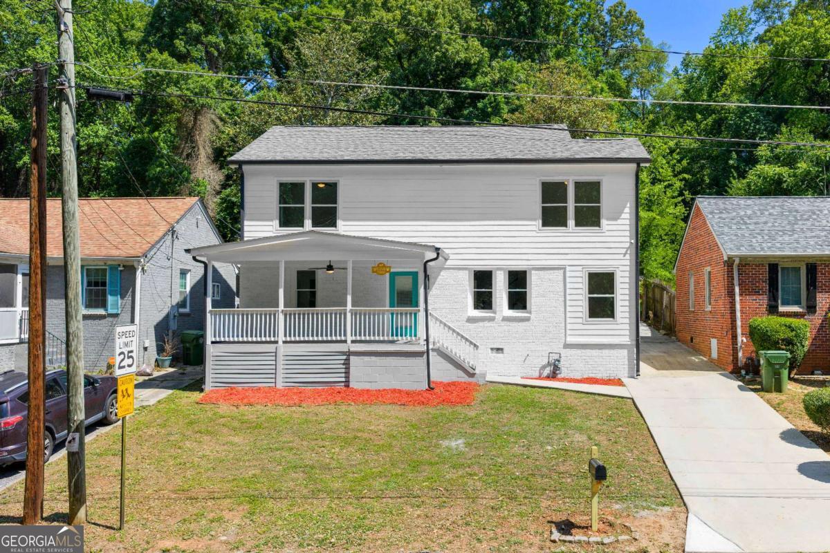 1689 Derry Avenue SW Atlanta GA 30310