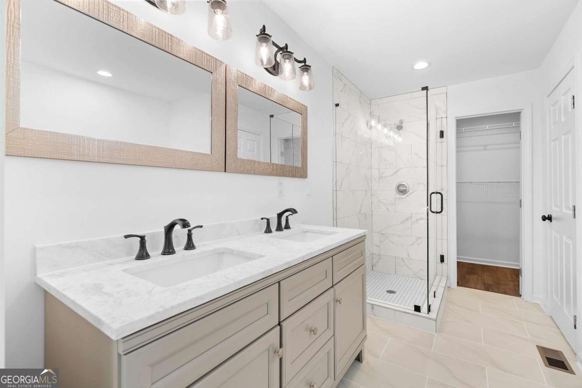 1689 Derry Avenue SW Atlanta GA 30310