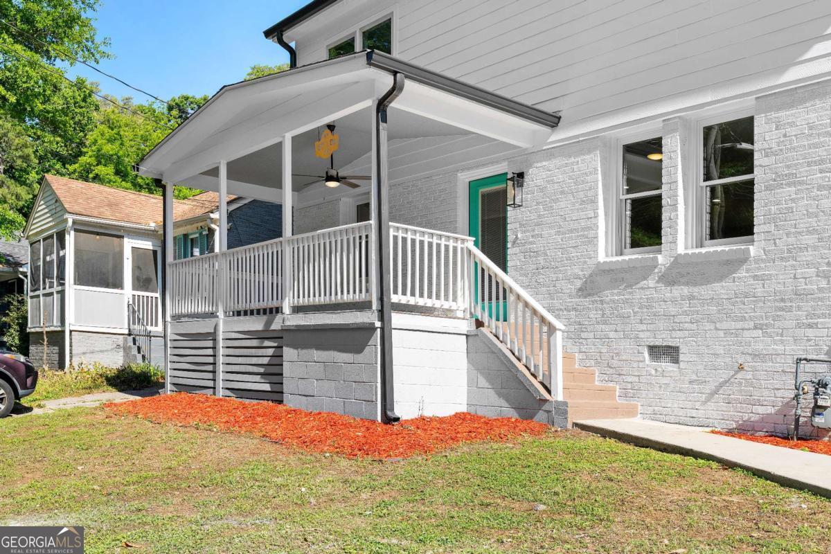 1689 Derry Avenue SW Atlanta GA 30310
