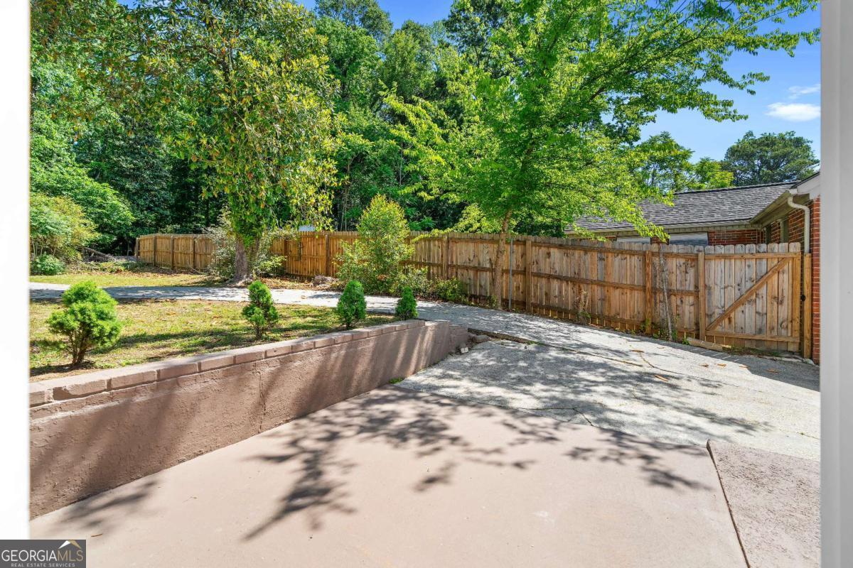 1689 Derry Avenue SW Atlanta GA 30310
