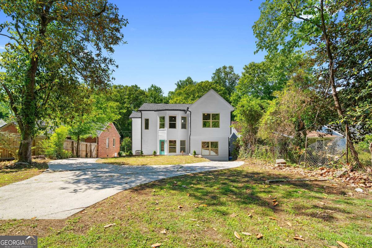 1689 Derry Avenue SW Atlanta GA 30310
