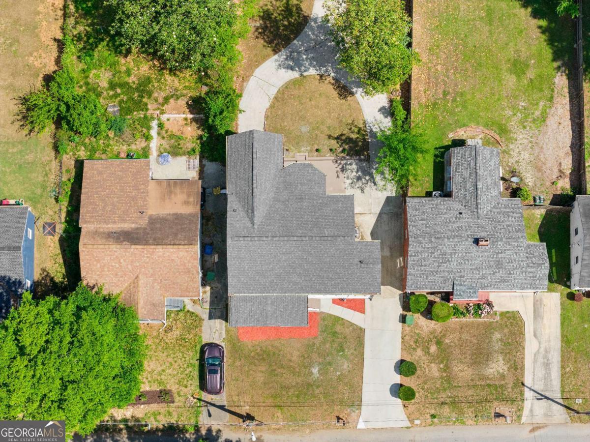 1689 Derry Avenue SW Atlanta GA 30310