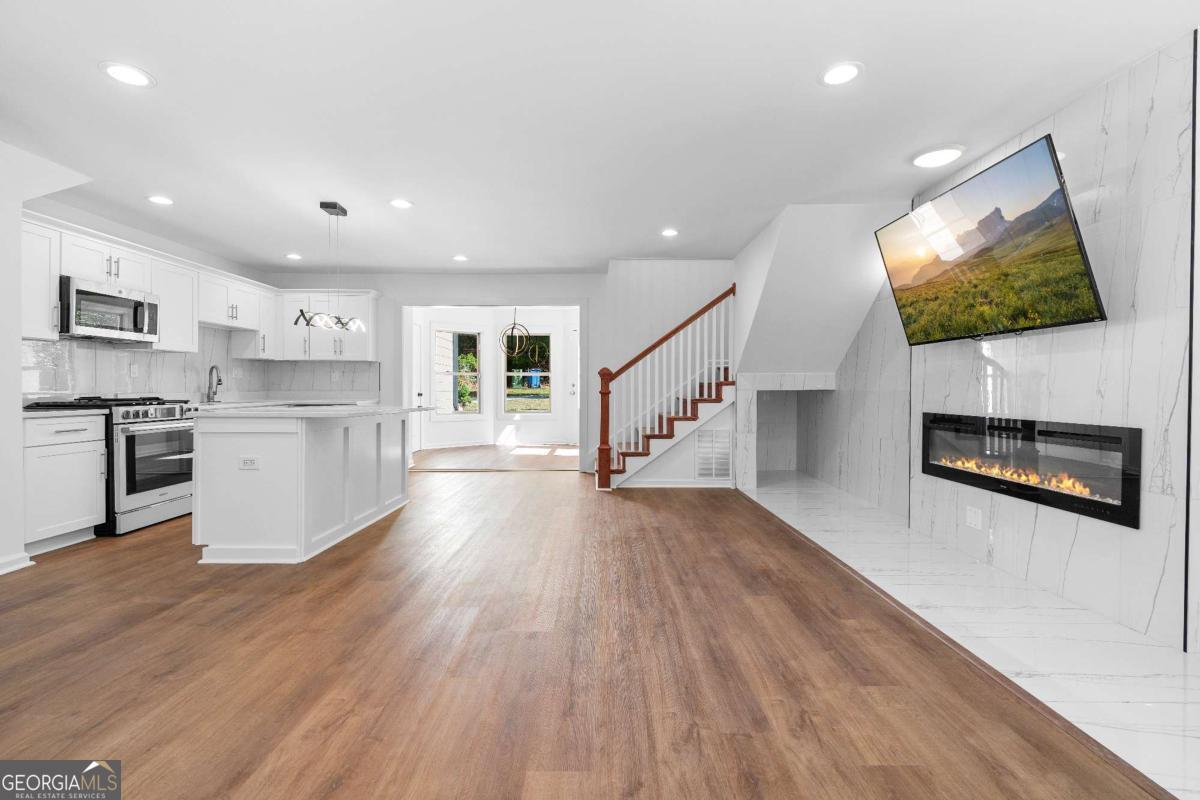 1689 Derry Avenue SW Atlanta GA 30310