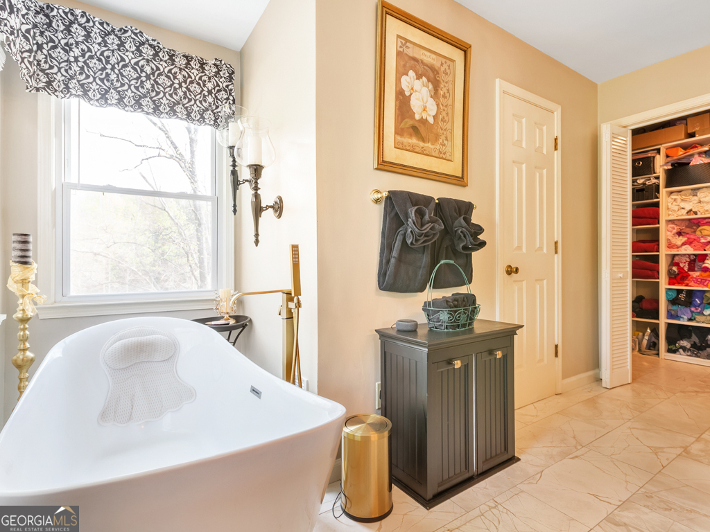 31 Fawn Lake Trail NE White GA 30184