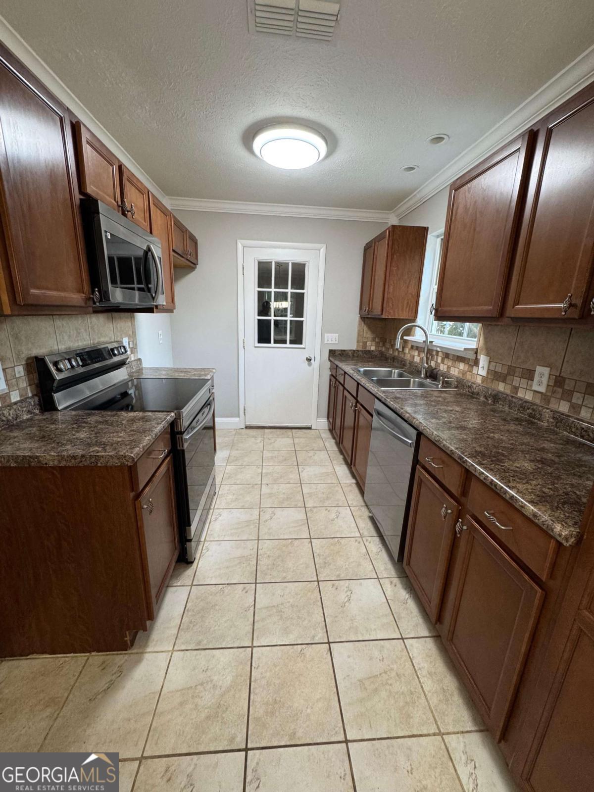 1621 Meadowood Drive Waycross GA 31503