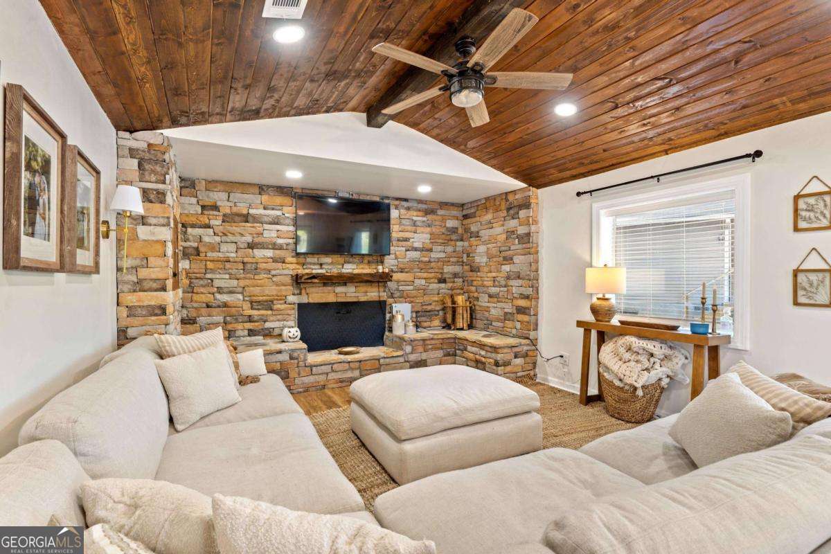 107 Flatrock Circle Eatonton GA 31024