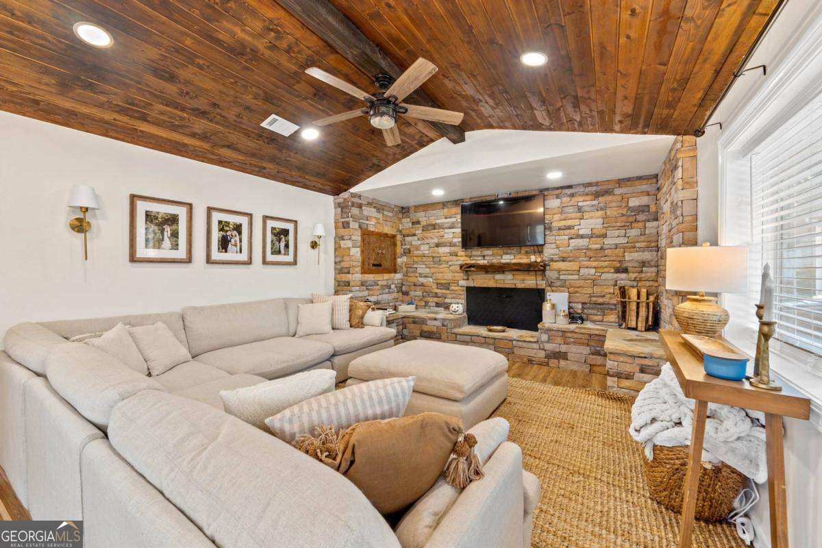 107 Flatrock Circle Eatonton GA 31024