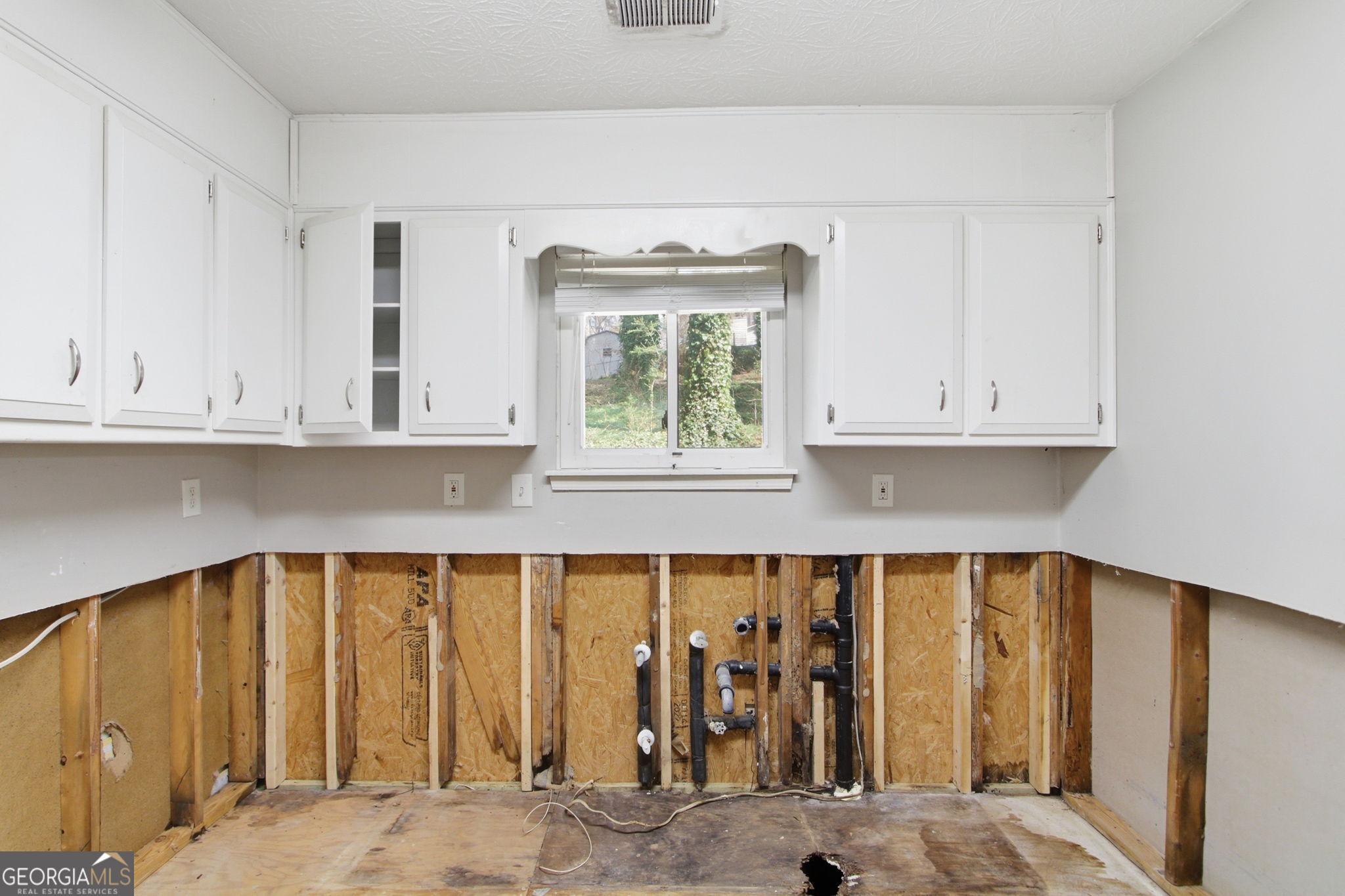 3292 Mixon Way Stone Mountain GA 30087