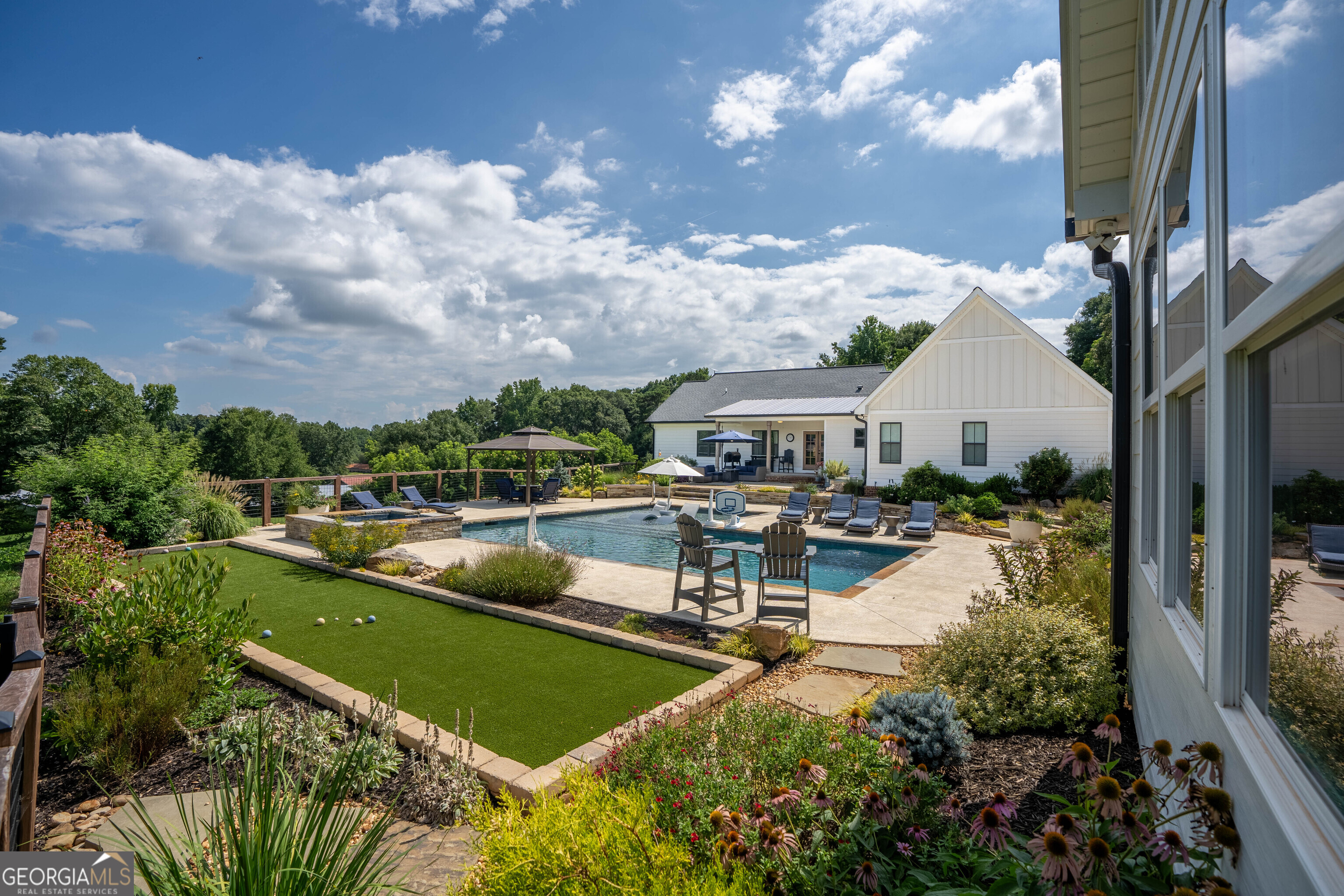 7625 W County Line Road Lula GA 30554