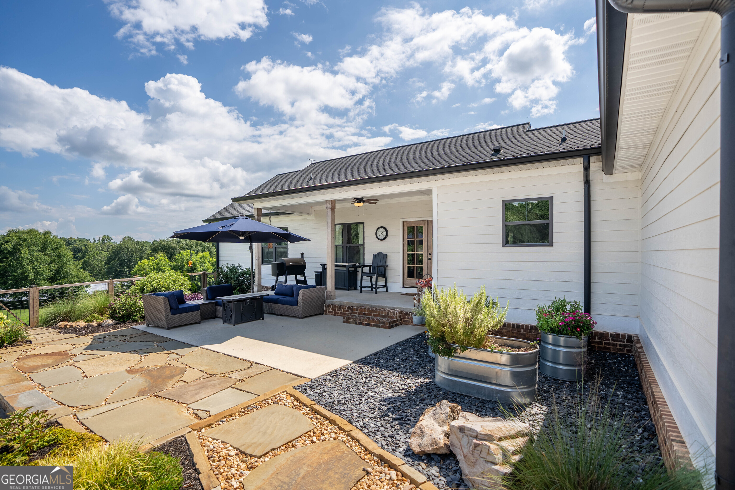7625 W County Line Road Lula GA 30554