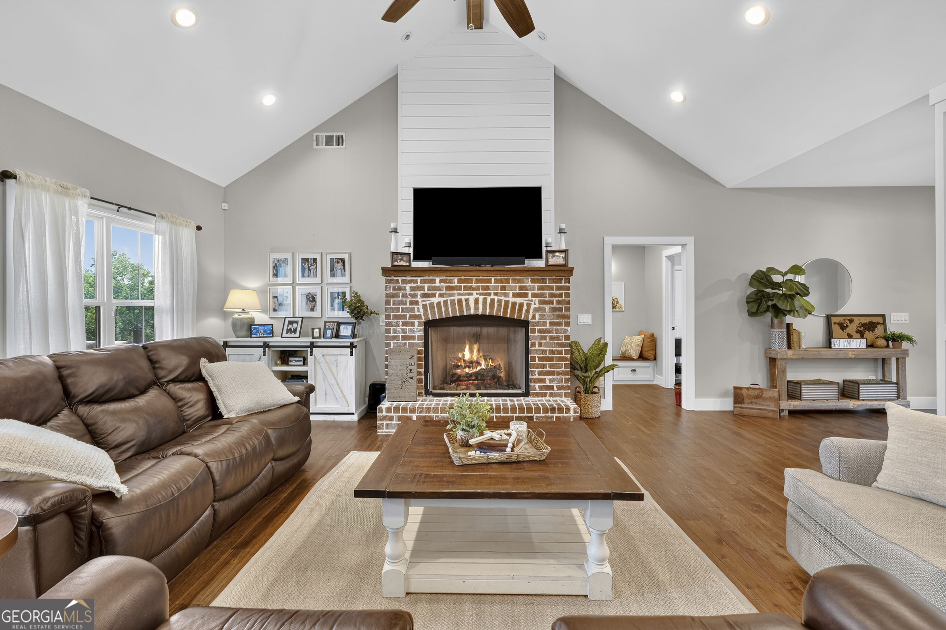 7625 W County Line Road Lula GA 30554