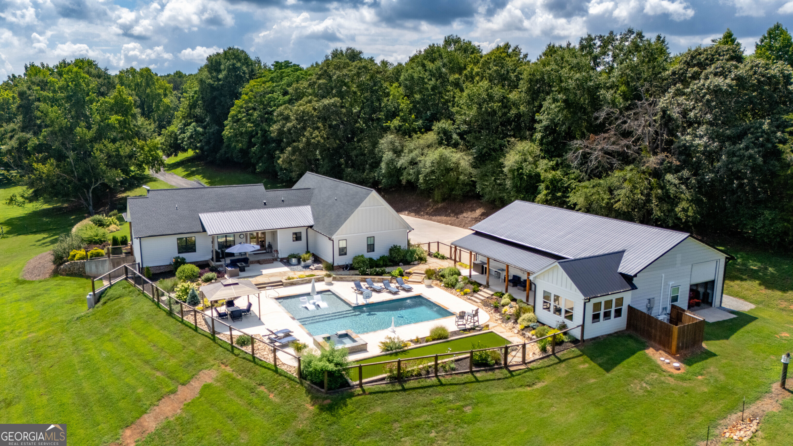 7625 W County Line Road Lula GA 30554